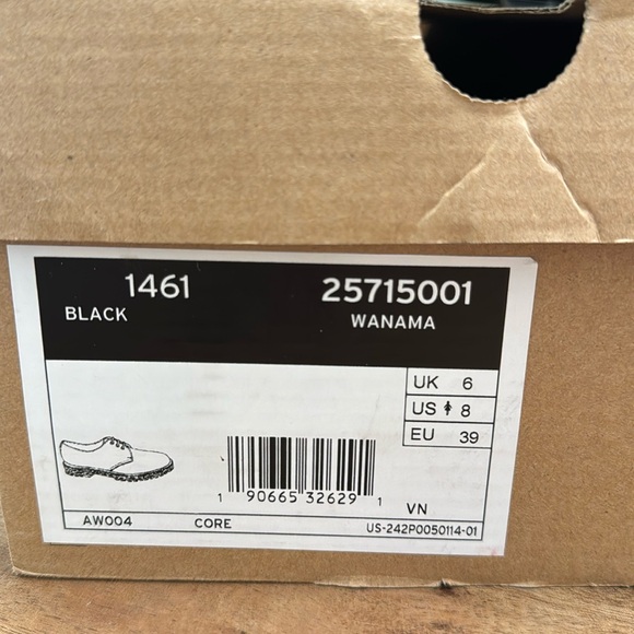 1461 Wanama Dr. Martens - Picture 4 of 5